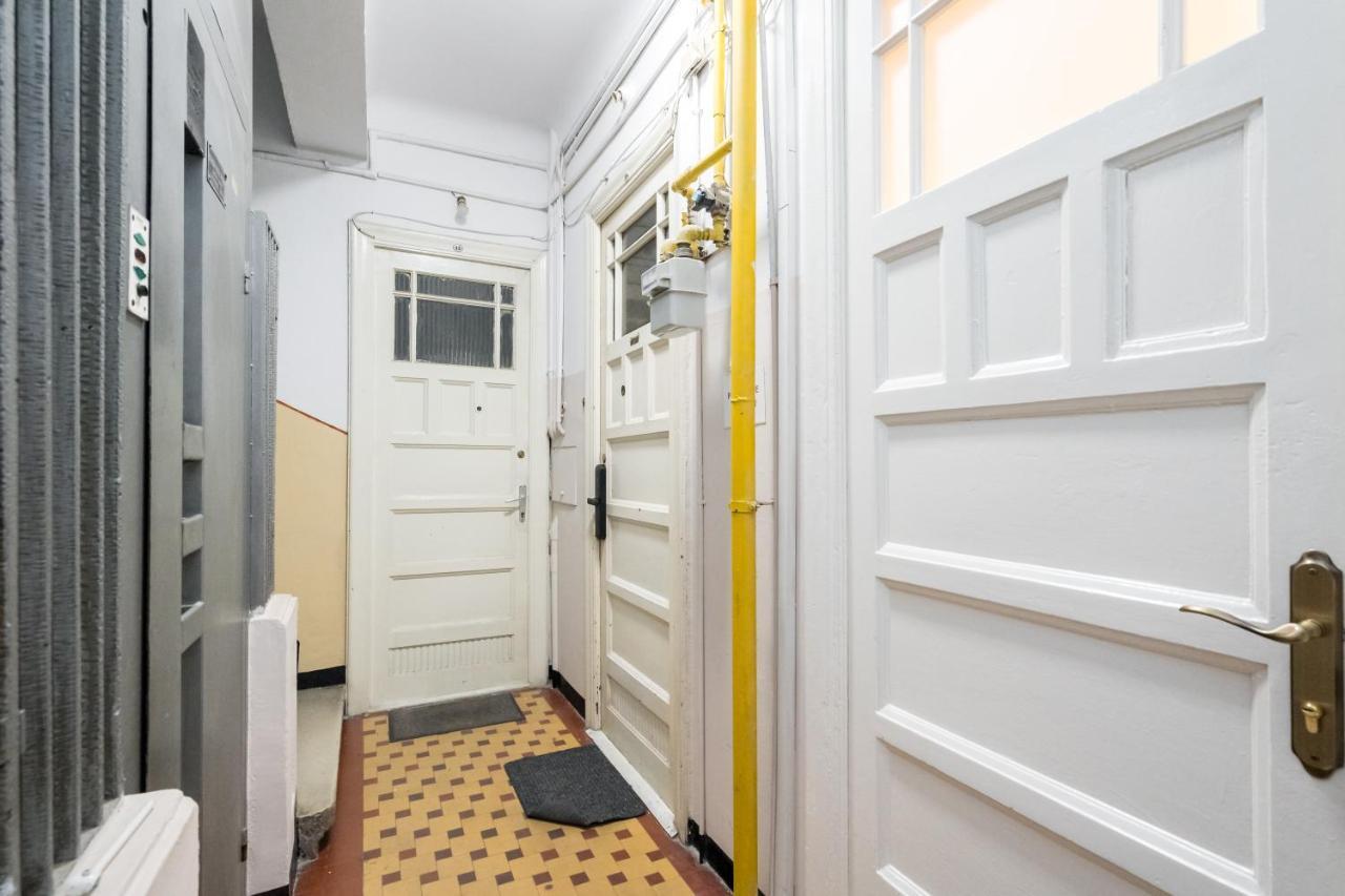 Cismigiu Serenity: 1Br Flat With Scenic Balcony بوخارست المظهر الخارجي الصورة