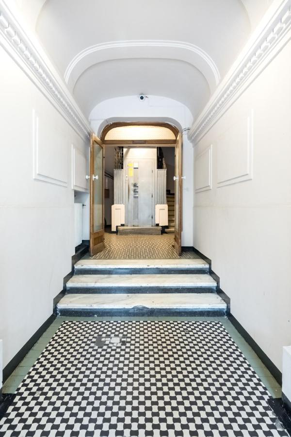 Cismigiu Serenity: 1Br Flat With Scenic Balcony بوخارست المظهر الخارجي الصورة