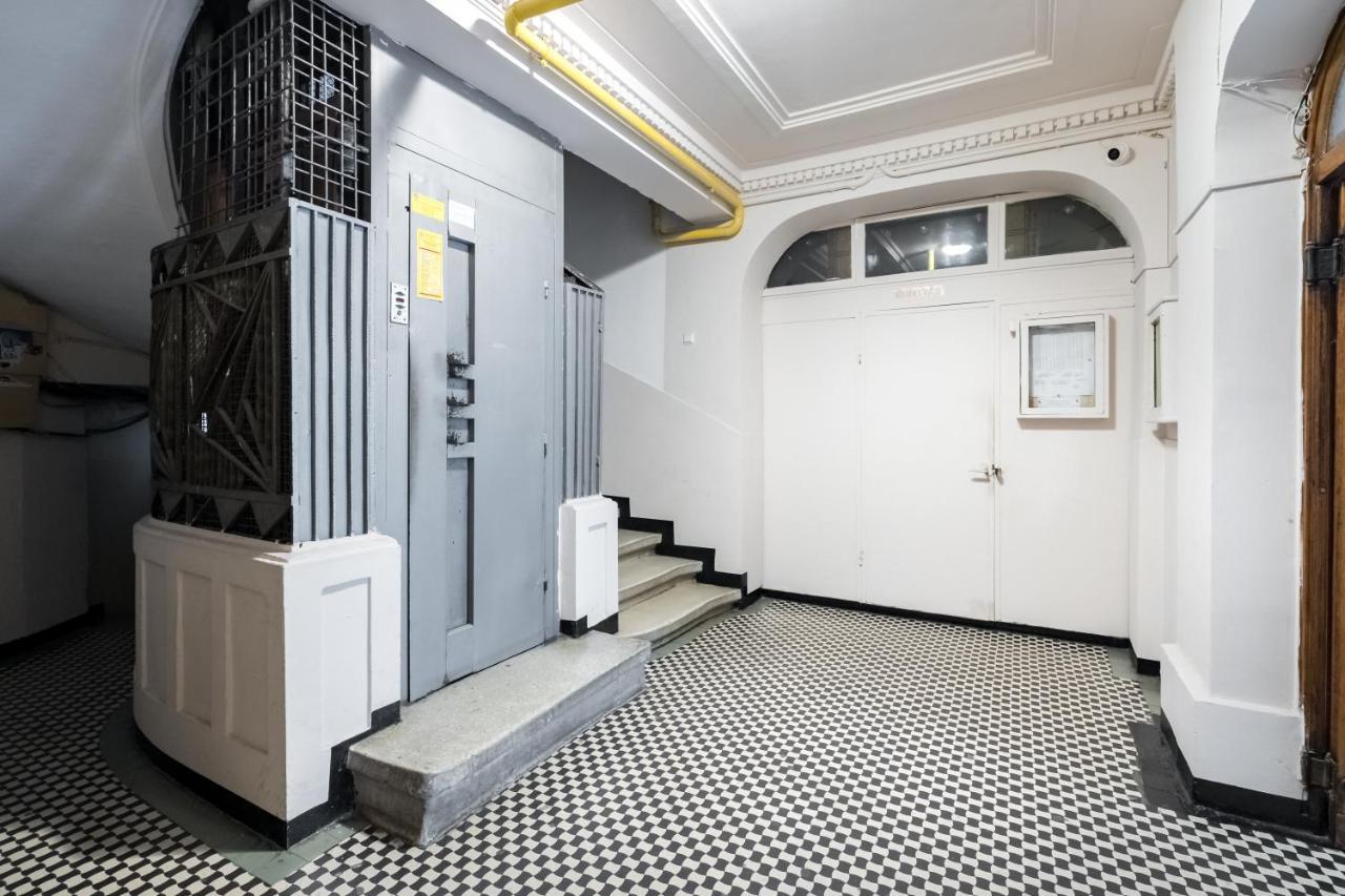 Cismigiu Serenity: 1Br Flat With Scenic Balcony بوخارست المظهر الخارجي الصورة