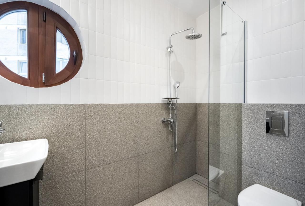 Cismigiu Serenity: 1Br Flat With Scenic Balcony بوخارست المظهر الخارجي الصورة