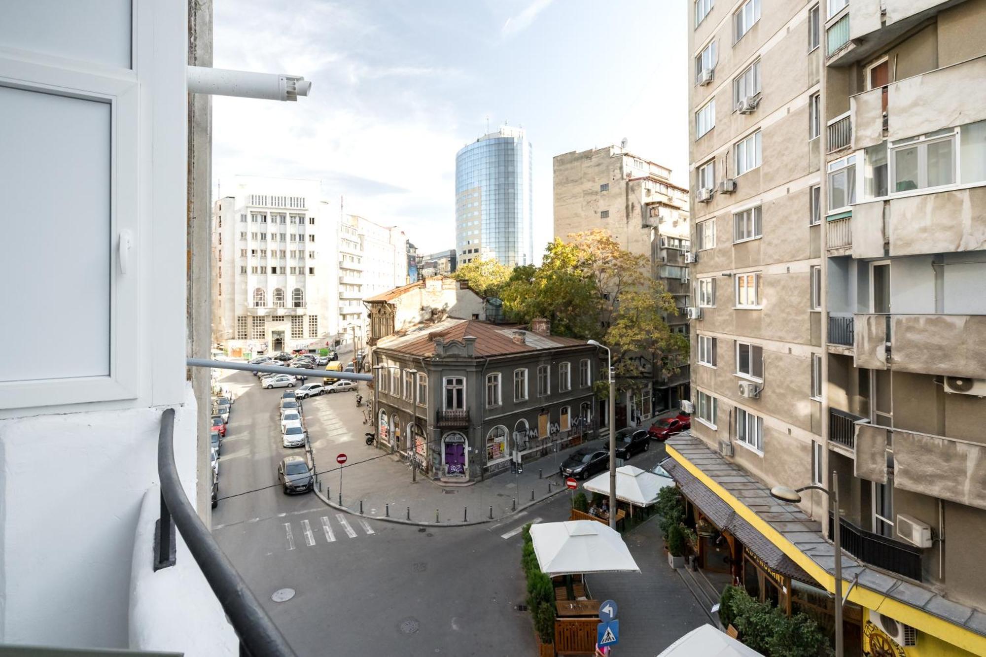 Cismigiu Serenity: 1Br Flat With Scenic Balcony بوخارست المظهر الخارجي الصورة